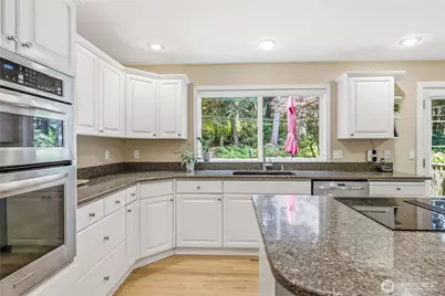15153 Sunrise Drive NE, Bainbridge Island, WA 98110 - Photo 13