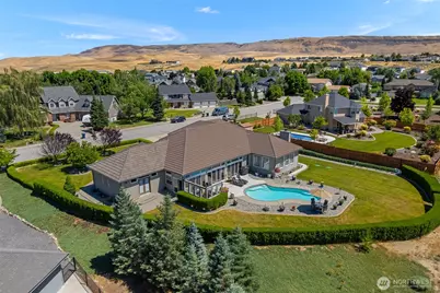 2286 Grand Avenue, East Wenatchee, WA 98802 - Photo 1