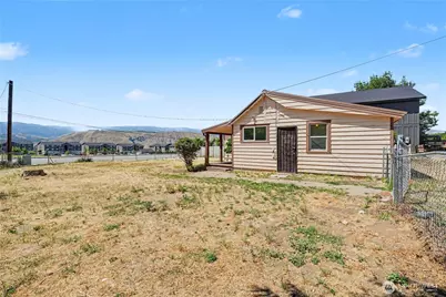 68 N Nevada Avenue, East Wenatchee, WA 98802 - Photo 9