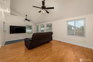 928 127th Street Street Ct E, Tacoma, WA 98445 - Photo 5