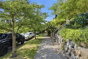 5521 12th Ave NE, Seattle, WA 98105 - Photo 5