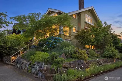 5521 12 Avenue NE, Seattle, WA 98105 - Photo 1