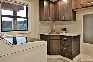 2805 N Bluff Rd, Greenbank, WA 98253 - Photo 9