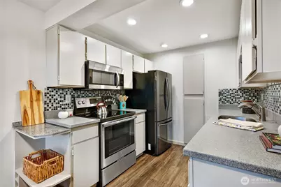 20325 19th Avenue NE #B102, Shoreline, WA 98155 - Photo 15