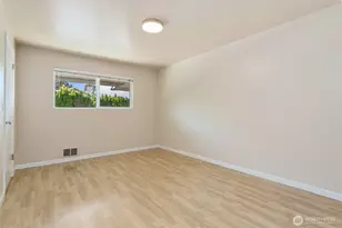 23011 Marine View Dr S, Des Moines, WA 98198 - Photo 13