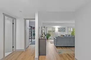 121 Vine St, Seattle, WA 98121 - Photo 15
