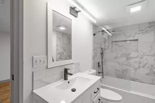 121 Vine St, Seattle, WA 98121 - Photo 23