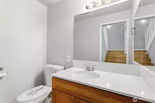 1802 Maple Ln, Kent, WA 98030 - Photo 9