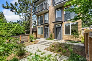10306 Midvale Ave N, Seattle, WA 98133 - Photo 3