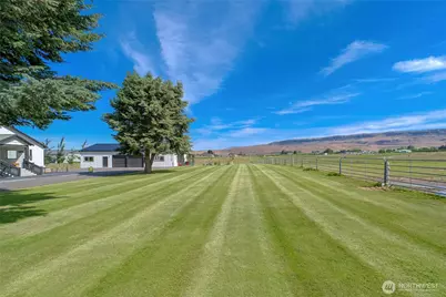 2735 4th Street, East Wenatchee, WA 98802 - Photo 27