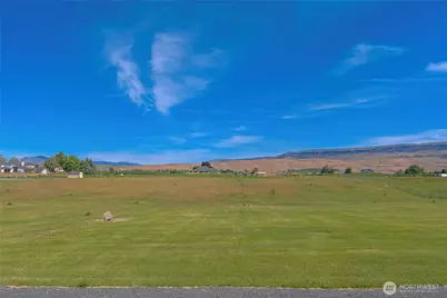2735 4th Street, East Wenatchee, WA 98802 - Photo 29
