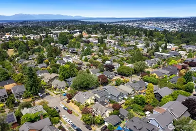 360 Howe Street, Seattle, WA 98109 - Photo 37