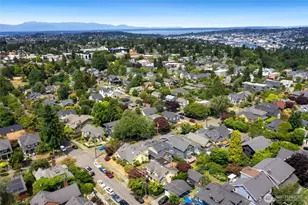 360 Howe St, Seattle, WA 98109 - Photo 37