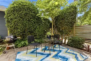 360 Howe St, Seattle, WA 98109 - Photo 3