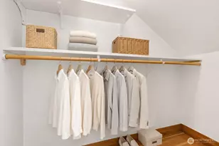 360 Howe St, Seattle, WA 98109 - Photo 23