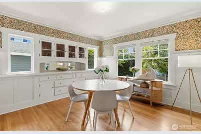360 Howe Street, Seattle, WA 98109 - Photo 9