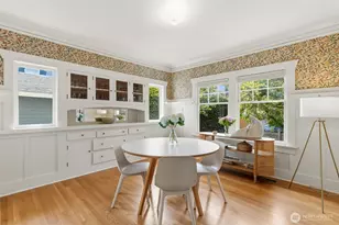 360 Howe St, Seattle, WA 98109 - Photo 9