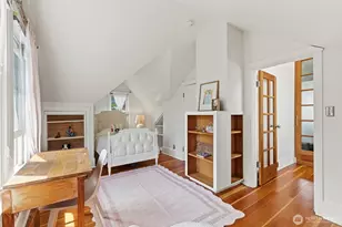 360 Howe St, Seattle, WA 98109 - Photo 27