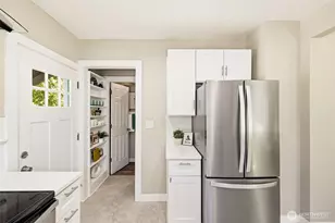 8123 49th Ave S, Seattle, WA 98118 - Photo 9