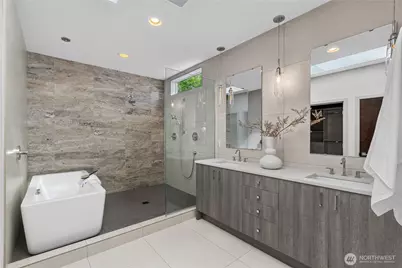 1313 4th Avenue W, Seattle, WA 98119 - Photo 17