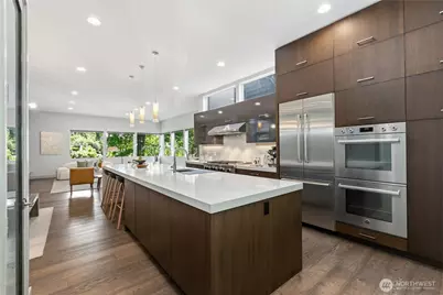 1313 4th Avenue W, Seattle, WA 98119 - Photo 11