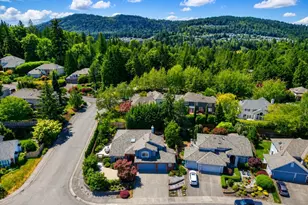 535 NW Datewood Dr, Issaquah, WA 98027 - Photo 3