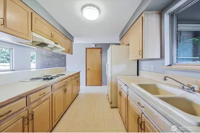 9015 Winona Street SW, Lakewood, WA 98498 - Photo 5