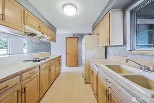 9015 Winona St SW, Lakewood, WA 98498 - Photo 5