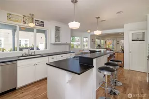 645 18th Ave W, Kirkland, WA 98033 - Photo 17
