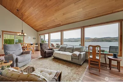 1386 S Lakeshore Road, Chelan, WA 98816 - Photo 17