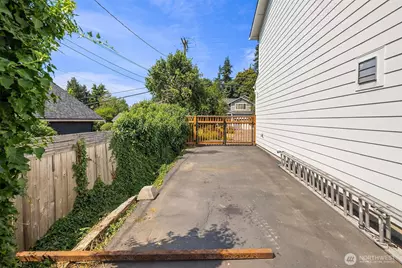 12453 NE 104th Street, Kirkland, WA 98033 - Photo 37