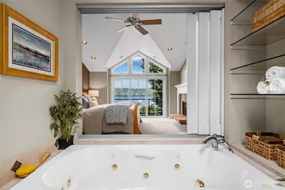 528 W Lake Sammamish Parkway SE, Bellevue, WA 98008 - Photo 17