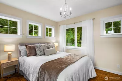 528 W Lake Sammamish Parkway SE, Bellevue, WA 98008 - Photo 29