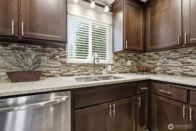 6911 Vandermark Road E, Bonney Lake, WA 98391 - Photo 13