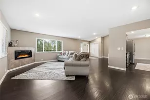 6911 Vandermark Rd E, Bonney Lake, WA 98391 - Photo 9