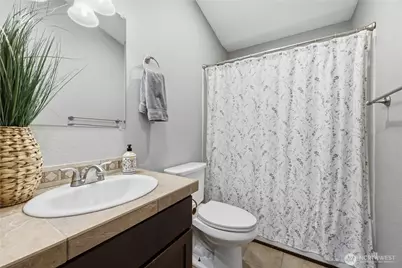 6911 Vandermark Road E, Bonney Lake, WA 98391 - Photo 17