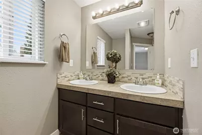 6911 Vandermark Road E, Bonney Lake, WA 98391 - Photo 23