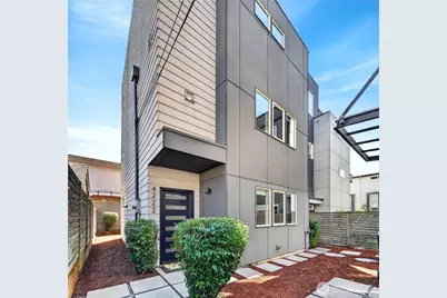 4222 Linden Avenue N, Seattle, WA 98103 - Photo 1