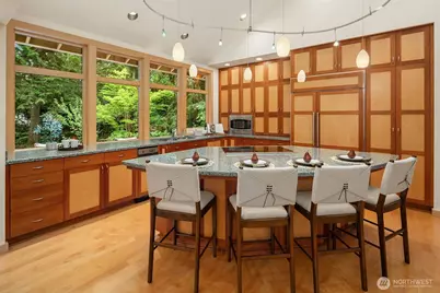 12820 NE 39th Street, Bellevue, WA 98005 - Photo 9