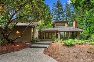 12820 NE 39th St, Bellevue, WA 98005 - Photo 1