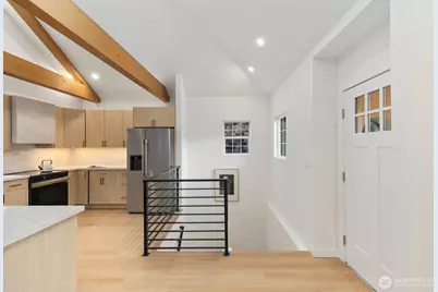 8216 Interlake Avenue N, Seattle, WA 98103 - Photo 13
