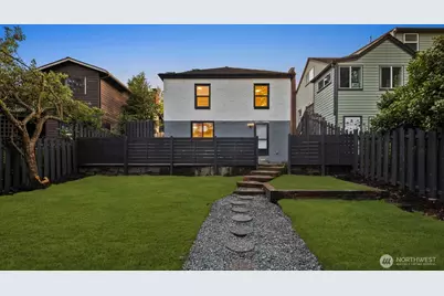 8216 Interlake Avenue N, Seattle, WA 98103 - Photo 29