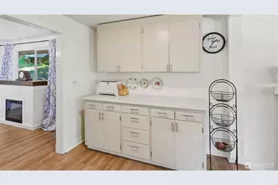 18427 Homeview Drive, Edmonds, WA 98026 - Photo 11