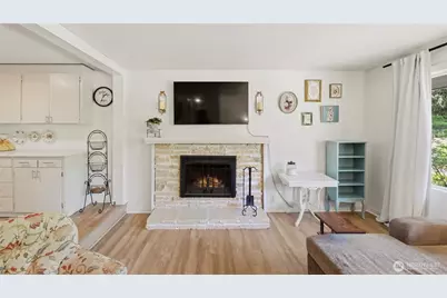 18427 Homeview Drive, Edmonds, WA 98026 - Photo 7