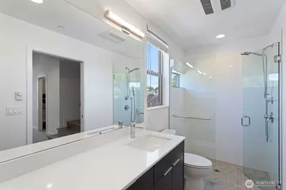 604 NW 77th Street #D, Seattle, WA 98117 - Photo 29