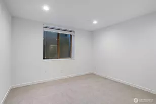 604 NW 77th St, Seattle, WA 98117 - Photo 9