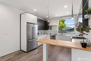 604 NW 77th St, Seattle, WA 98117 - Photo 13