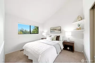 301 128th Avenue NE, Bellevue, WA 98005 - Photo 23