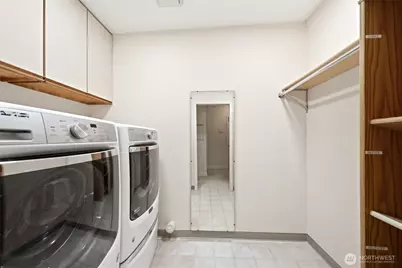 301 128th Avenue NE, Bellevue, WA 98005 - Photo 29