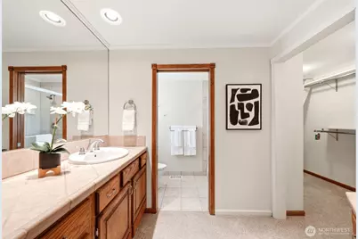 301 128th Avenue NE, Bellevue, WA 98005 - Photo 17